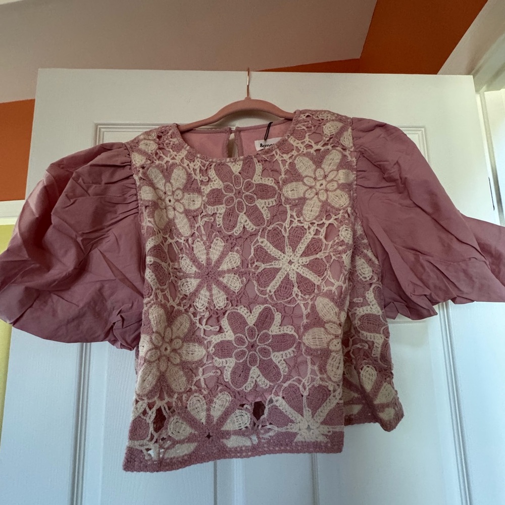 Crochet bodice boutique top. NWT size large but runs like a misses small